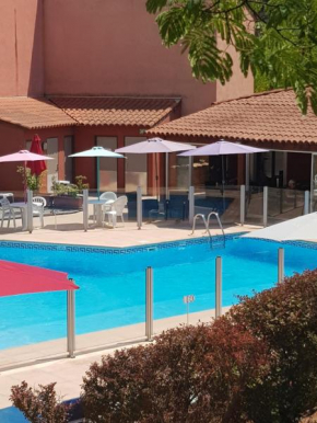 Appart 40 m2, 2 pièces près côte d'azur, piscine, parking, proche du Golf St Donat